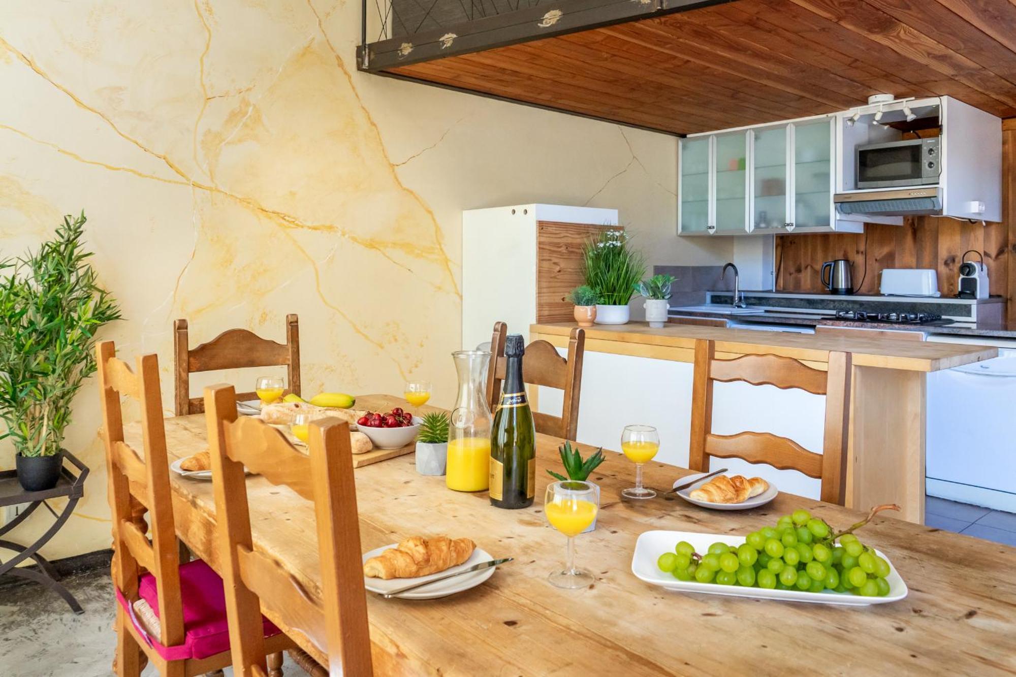 Villa Ultimate Relaxation For Family Or Group At Renowned Couvent Des Ursulines, A Tranquil Escape In Historic Pézenas Habitación foto